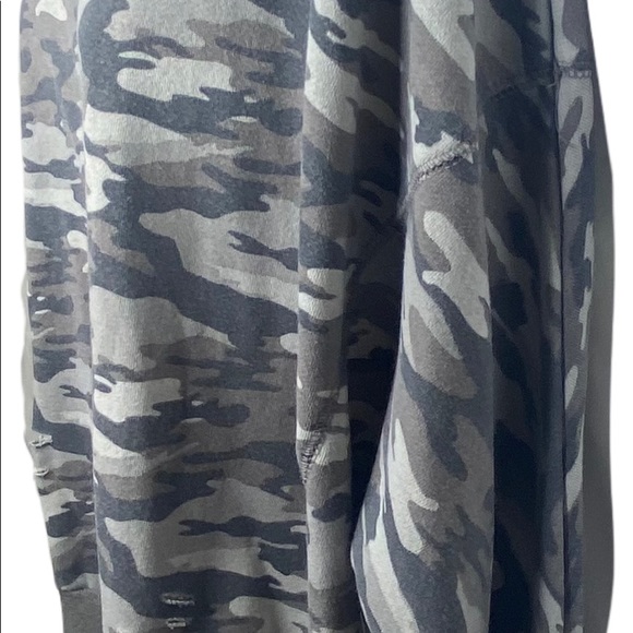 Rue + Distressed Camouflage Sweatshirt 1X Gray Black Crew Neck Long Sleeves - Picture 7 of 16